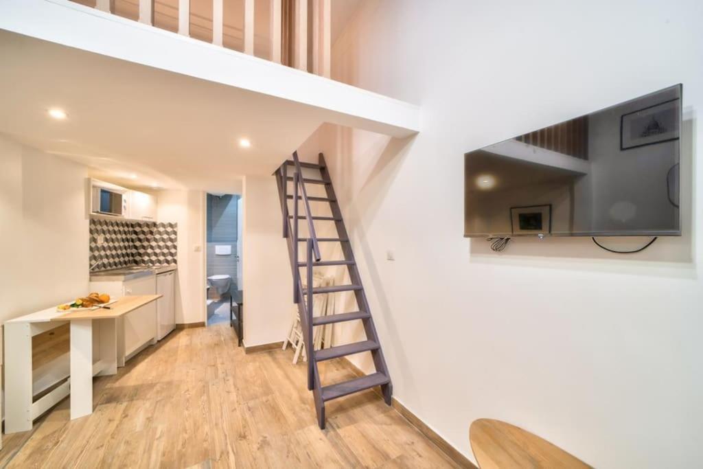 Bel Appartement Au Coeur De Montmartre París Exterior foto